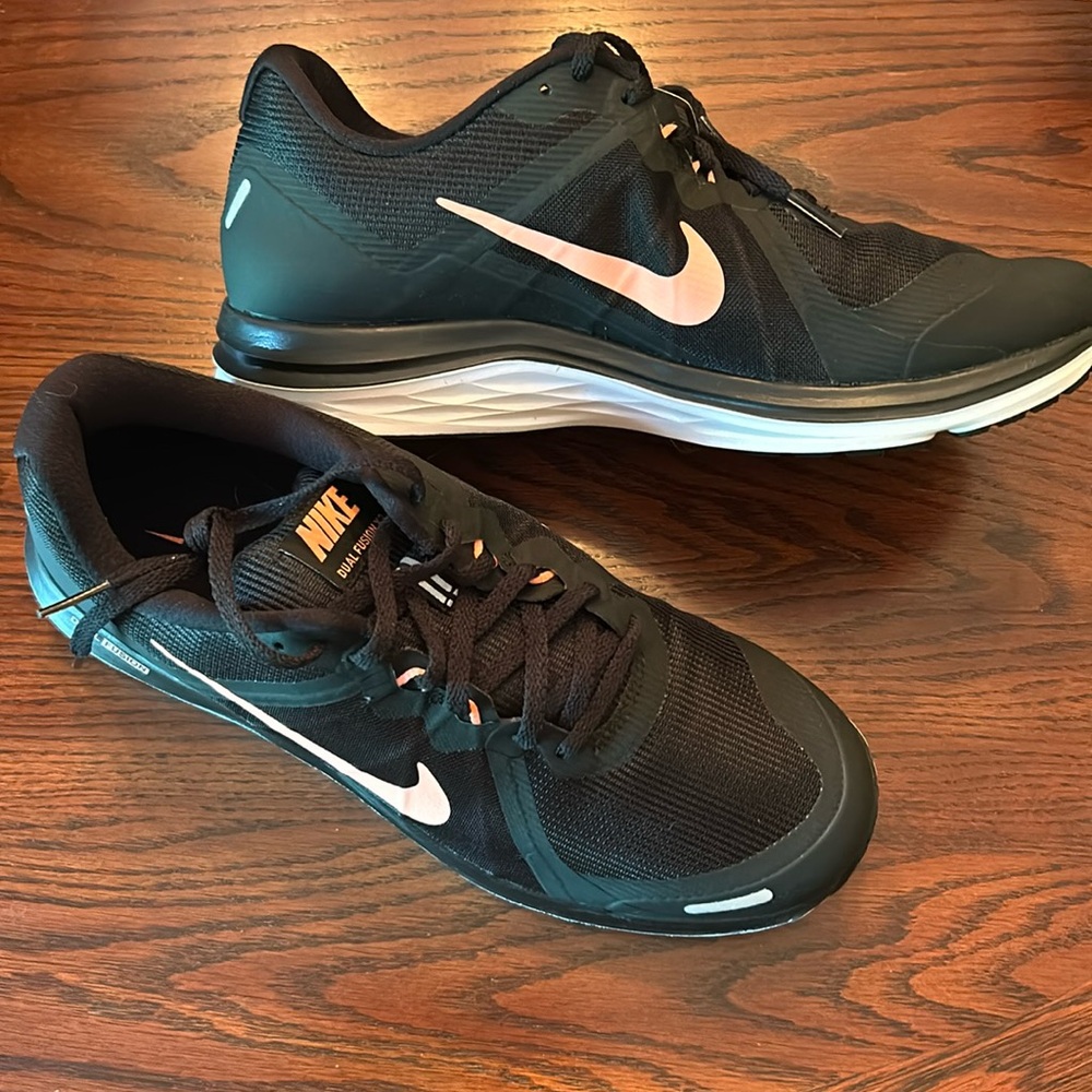 Nike Women’s Dual Fusion Shoes